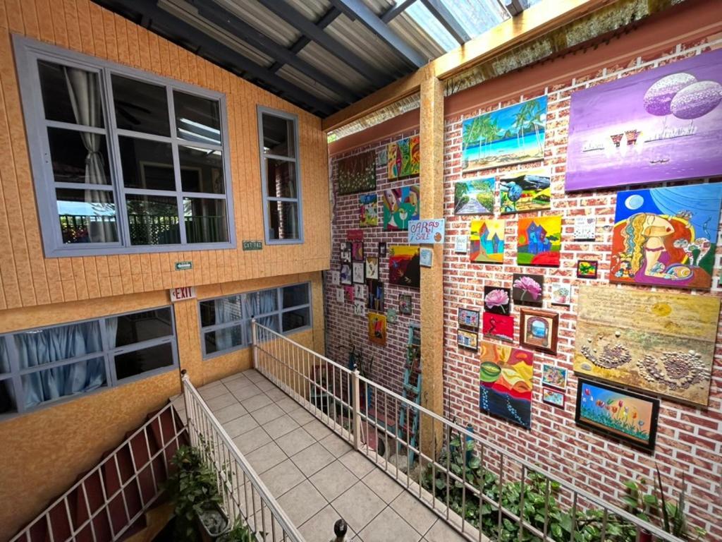 Hotel El Delfin Lívingston Εξωτερικό φωτογραφία